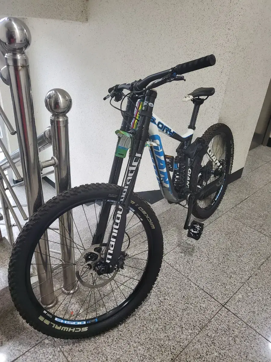 자이언트 다운힐 자전거 MTB